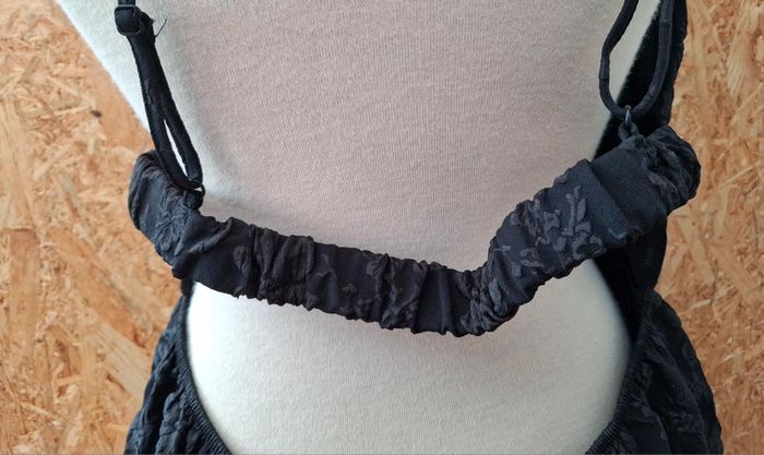 Robe décolleté V avec dos ouvert - photo numéro 6
