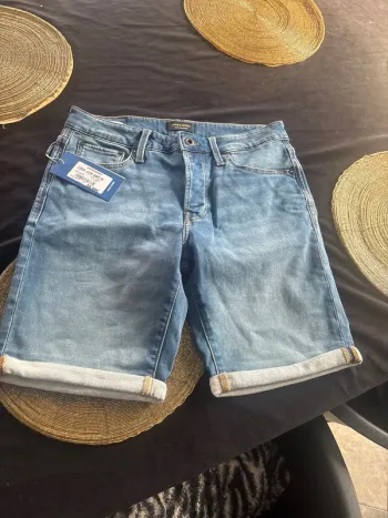Short jeans neuf