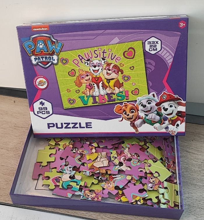 Puzzle Pat Patrouille Paw Patrol  99 pièces en très bon état