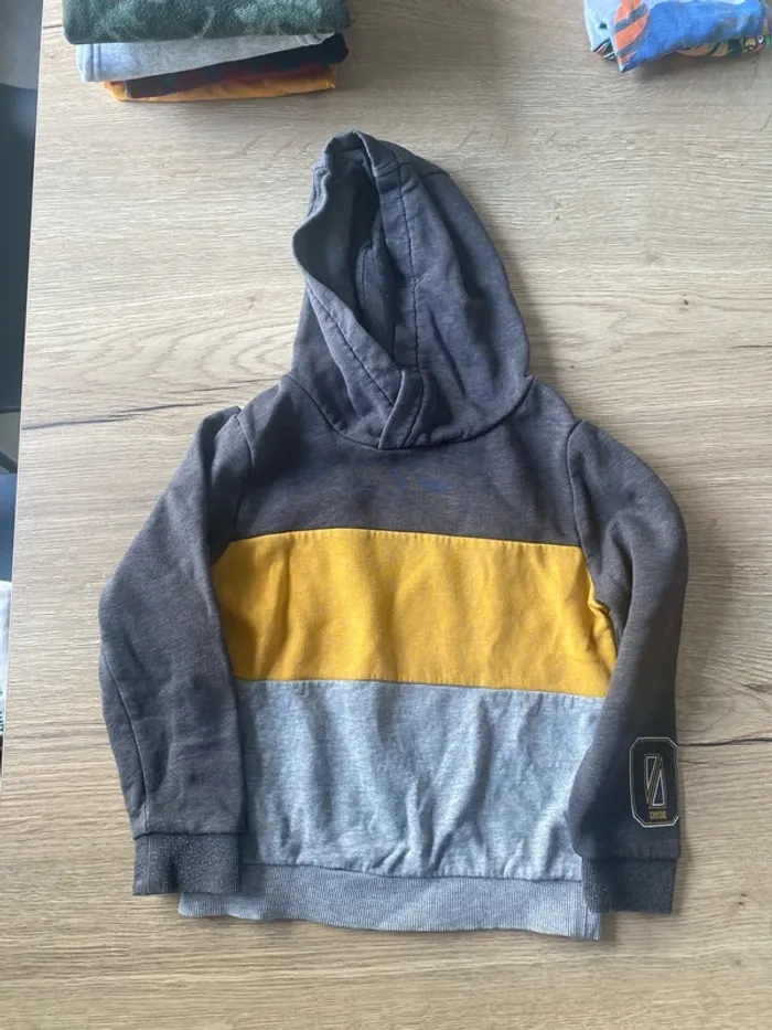 Sweat capuche kiabi 5 ans