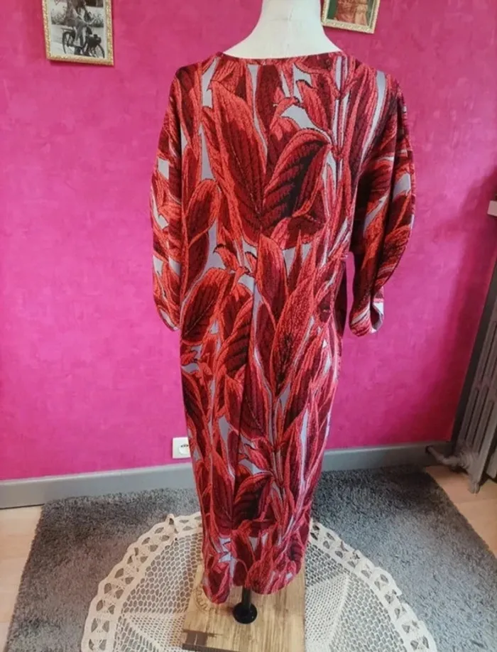 Robe bordeaux à manches courtes "chauve-souris" Zara taille M - photo numéro 7