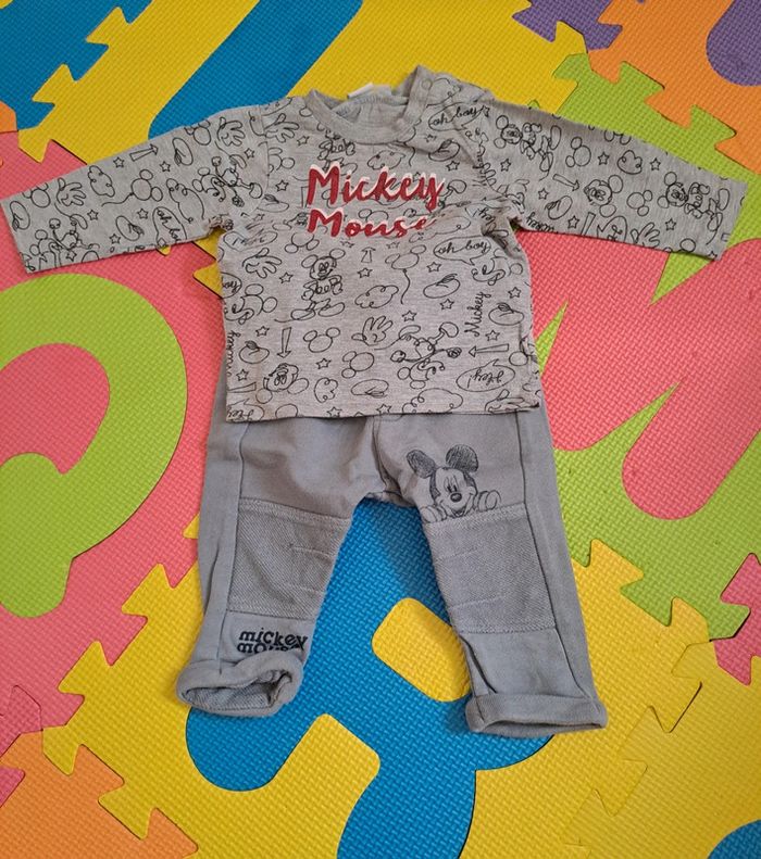 Ensemble t-shirt manches longues jogging Mickey gris, Disney baby, taille 3 mois (59 cm)