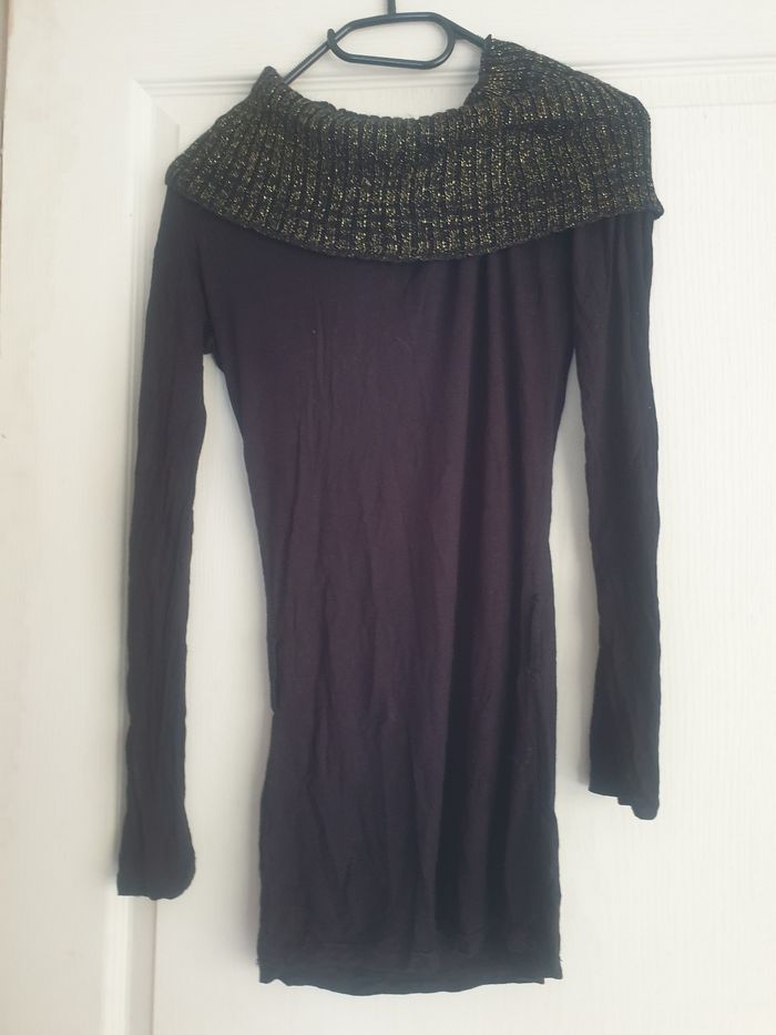 Haut servant ou de petit pull ou de Tee-shirt
