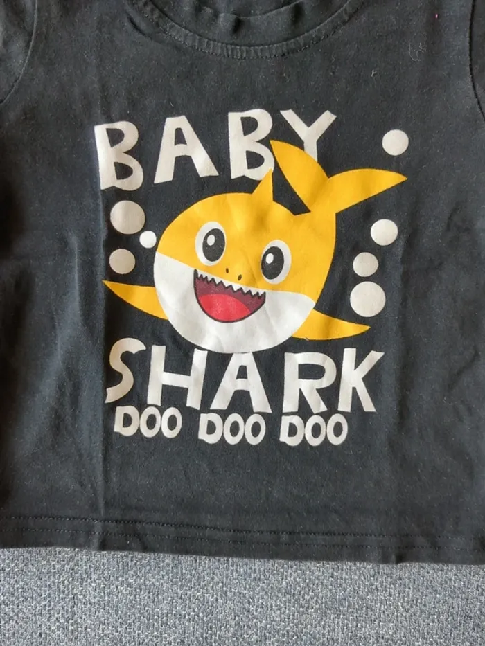 Tee shirt baby shark taille 86 cm - photo numéro 2