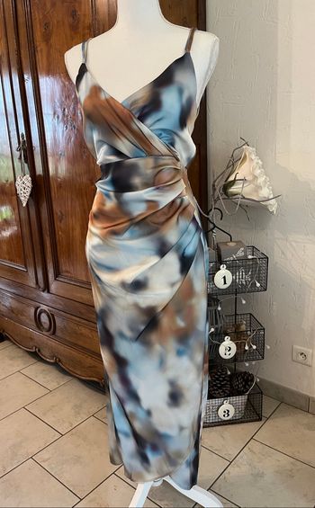 Robe satinée Zara XS imprimé aquarelle - soirée / mariage / été