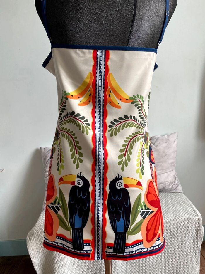Très jolie robe portefeuille courte. - photo numéro 2