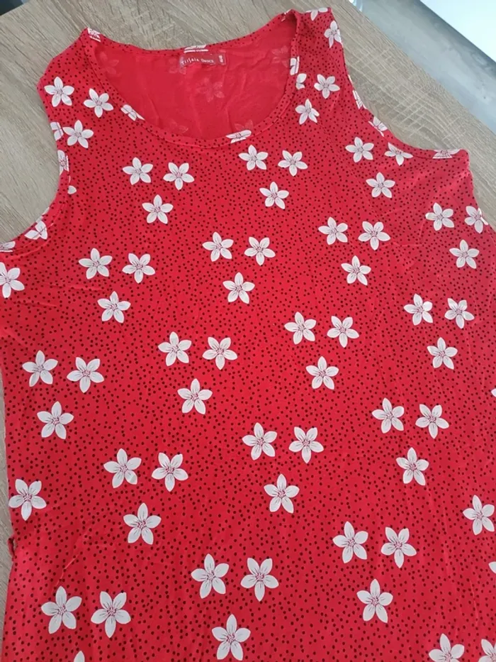 Robe rouge avec fleurs blanches - 46-48- - photo numéro 2