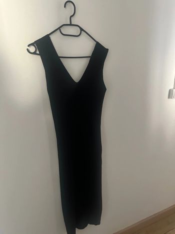 Robe longue noire décolletée