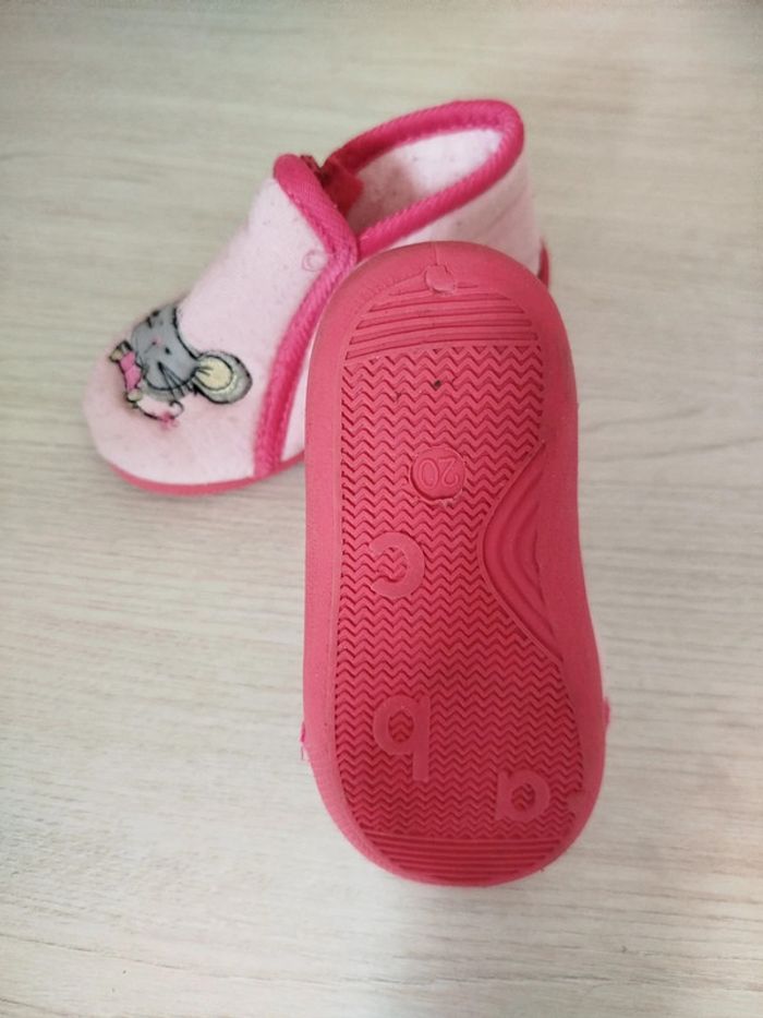 Chaussons pointure 20 - photo numéro 3