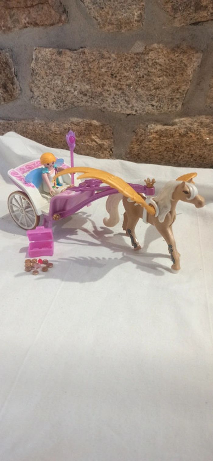Carrosse avec pégase fée et coffre playmobil