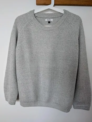 Pull gris en lurex argenté