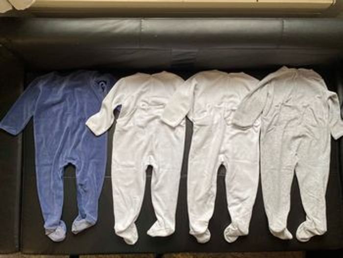 Lot de 4 pajamas polaires en velours 24 mois petit bateau hiver - photo numéro 2