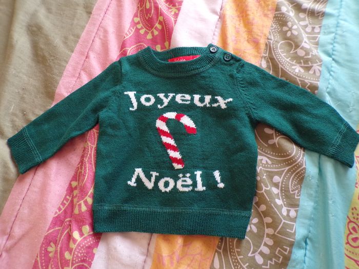 Pull de Noël vert 3 mois neuf