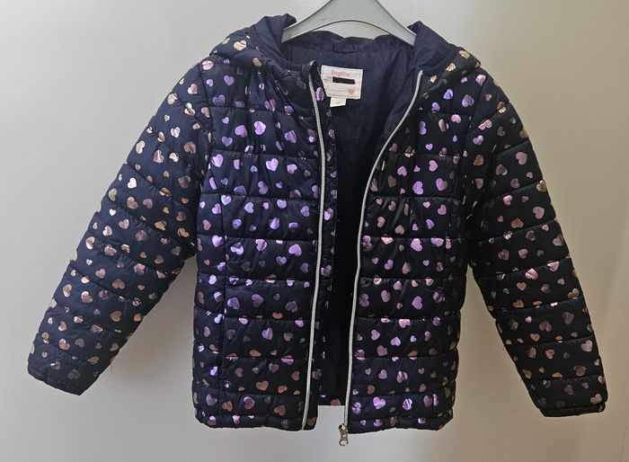 Veste matelassée bleue à motifs coeurs - Taille 6-7 ans