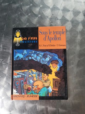 Livre les p'tits policiers magnard jeunesse sous le temple d'apollon