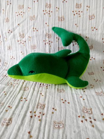 Peluche dauphin vert