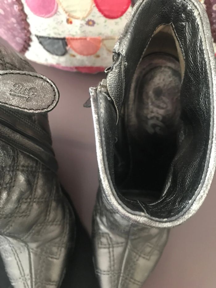 Bottines cuir D&G argentée 37 1/5 - photo numéro 2