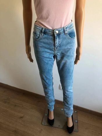 Jean bleu clair Morgan taille 38 jamais porté