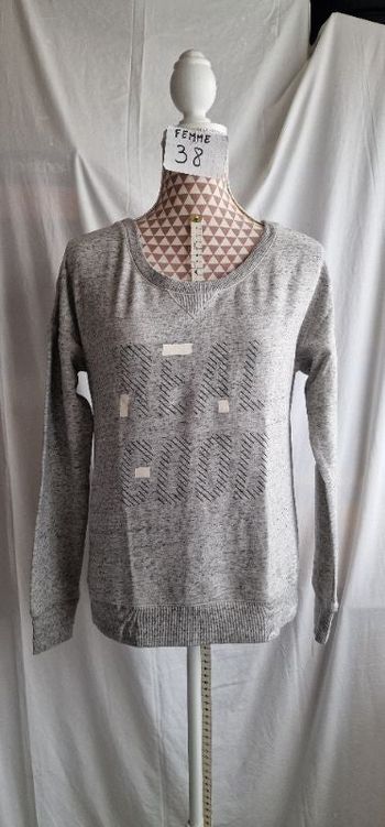 Sweat-shirt, gris chiné à écriture noir, en très très bon état, en coton & polyester, longueur 61cm