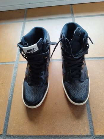 Nike dunk sky hi essentiel taille 37,5