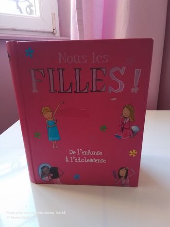 Livre  Nous les filles