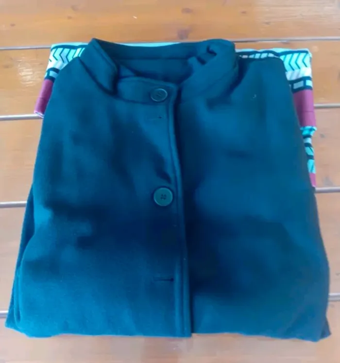 Joli manteau taille 48, porté une dizaine de fois - photo numéro 2