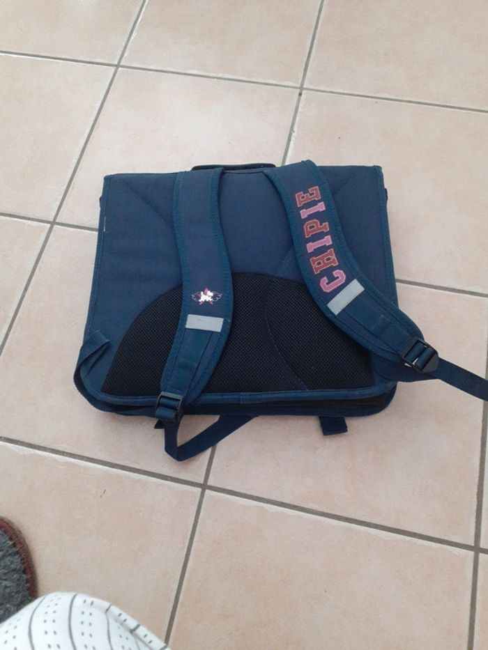 Cartable parfait etat - photo numéro 3