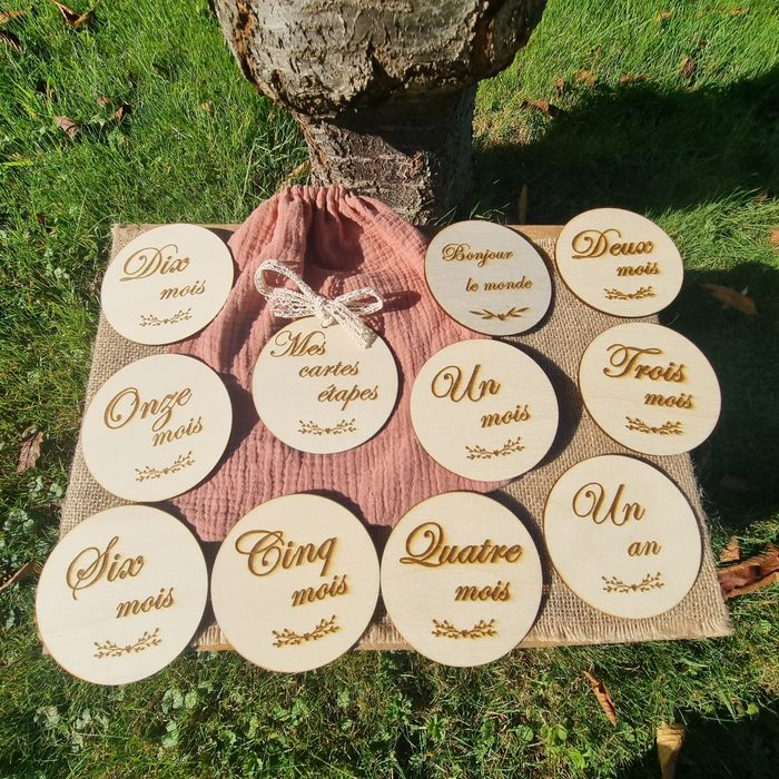Carte étapes Bébé Bois - 12 Disques Mois Par Mois De La Naissance à 1 An, Gravés, Cadeau Naissance