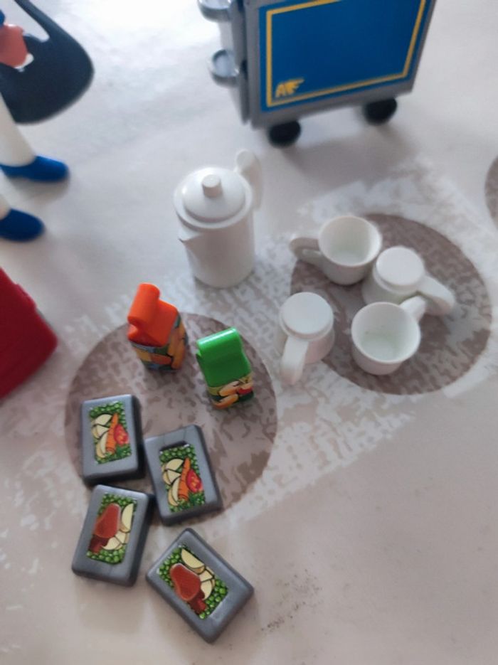Playmobil hôtesse de l'air - photo numéro 4