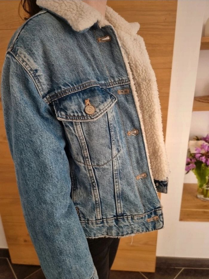 Veste en jeans 
Doublée à l'intérieur 
Zara 
Taille 10 ans - photo numéro 6
