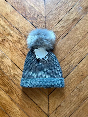 Neuf ! Magnifique bonnet taille unique Gris anthracite.