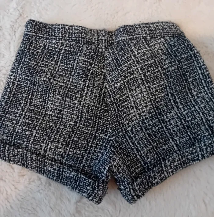 Short fille - photo numéro 2