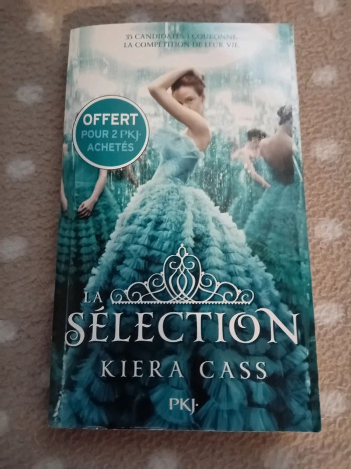 Livre poche la sélection de kiera cass