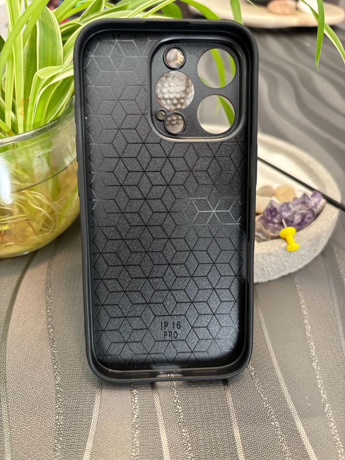 Coque iPhone 16 pro - photo numéro 2