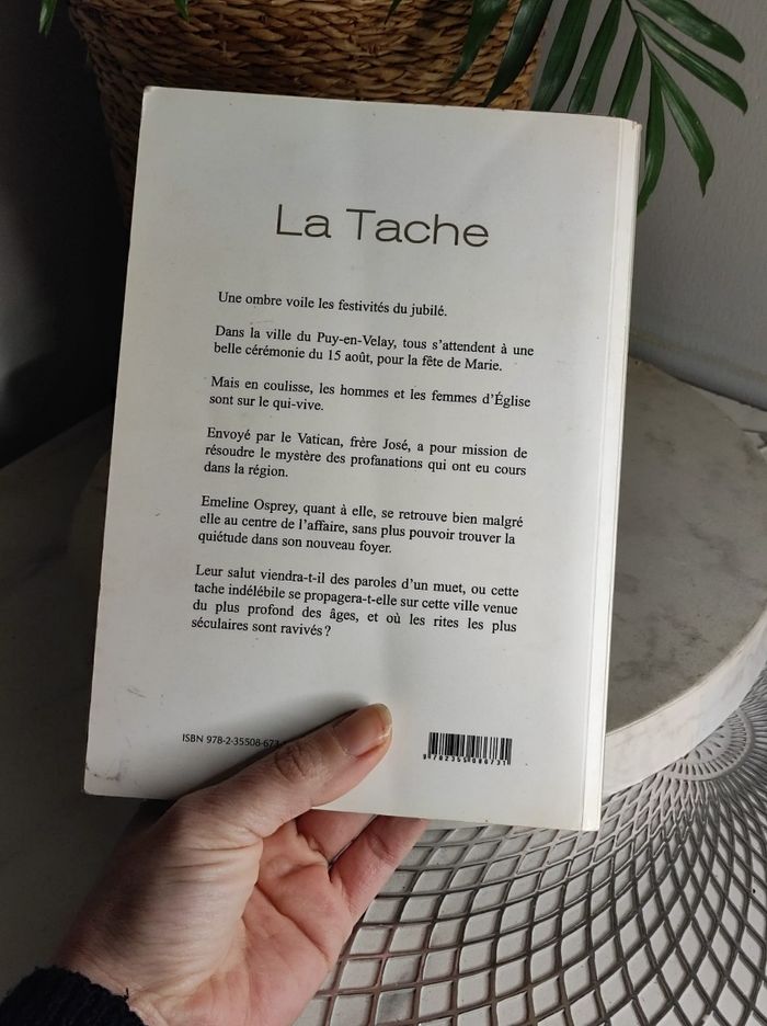 La tâche - photo numéro 2