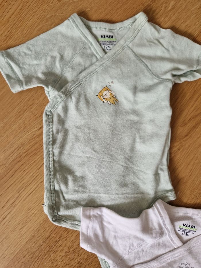 Lot 3 bodies 12 mois - photo numéro 2