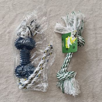 2 jouets pour chien ou chat