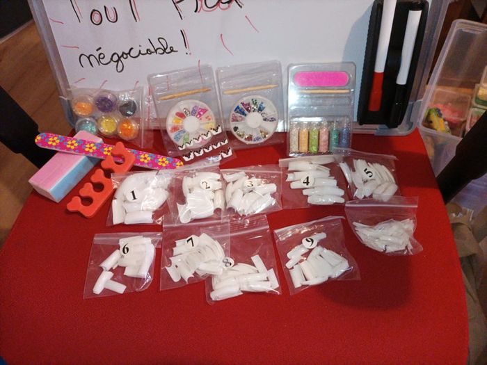 Lot accessoires ongles - photo numéro 4