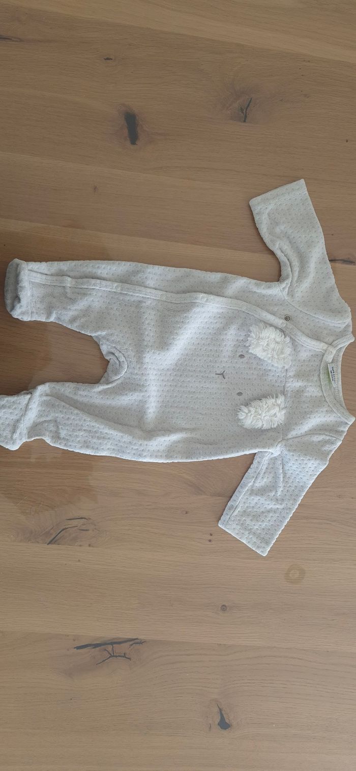 Pyjamas 1 mois - photo numéro 10
