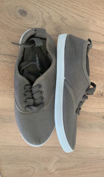 Chaussures en toile gris taille 31 Peu ou pas utilisées