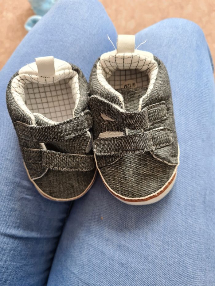 Chaussures 9  12 mois