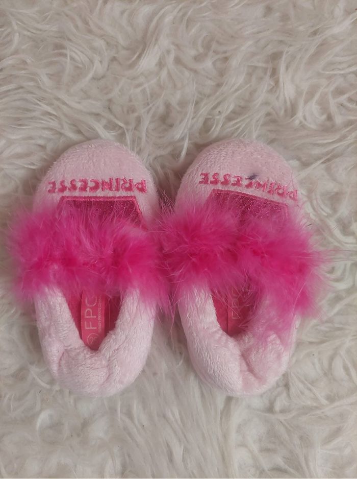 Pantoufles/chaussons roses paillettes plumes princesse fille T25 BE 👑 - photo numéro 2