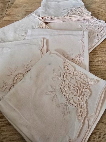 Serviettes brodées