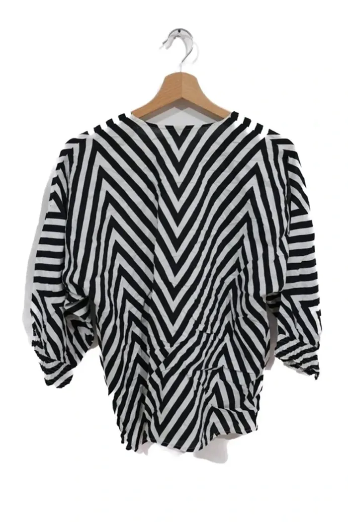 C51 blouse noir/blanc Guy Laroche 36 - photo numéro 2