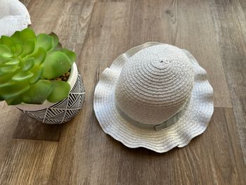 - Chapeau Orchestra - Naissance / 1 mois - Très bon état