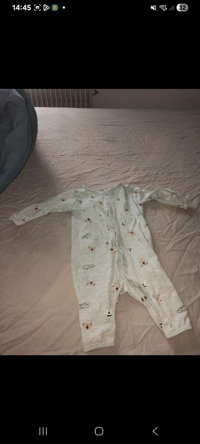 Lot de vêtements 1 mois - photo numéro 2