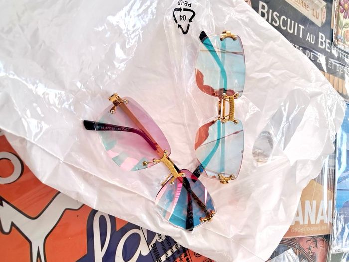 Lunette de soleil - photo numéro 6