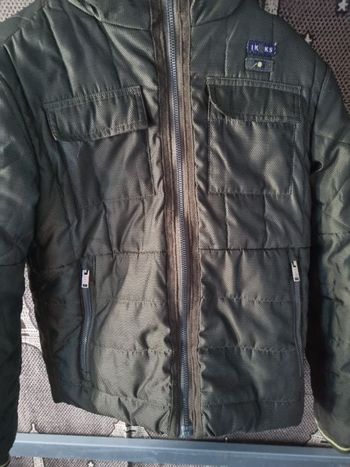 Veste doudoune à capuche intérieur fourré et imperméable 10ans