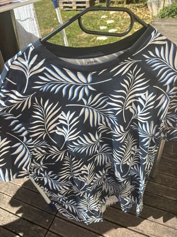 TEE shirt