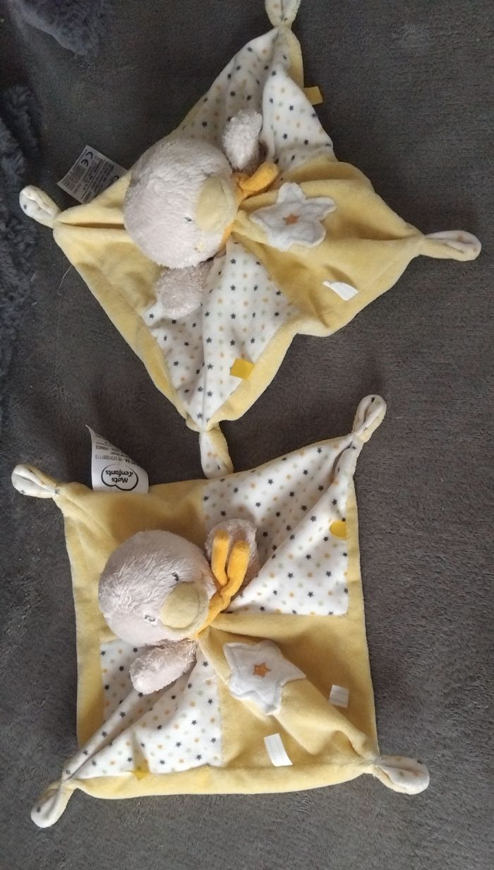 Lot de 2 doudous canard carre plat jaune - étoiles- Mots d enfants